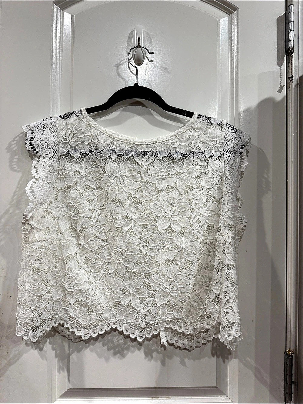 Women's Floral Lace Blouse in White Like New